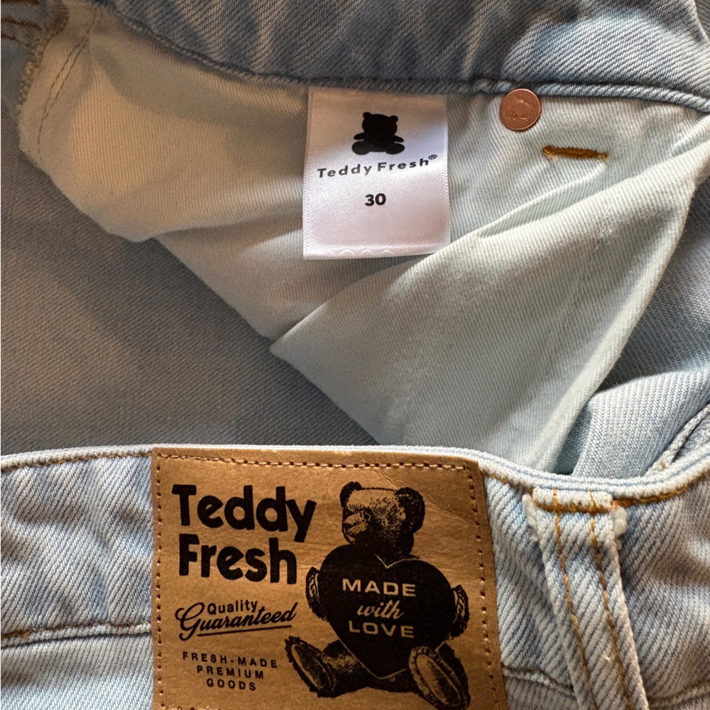 Teddy‎ Fresh 90s Playful Light Blue Jeans with Colorful Patches Size 30 - Picture 3 of 3